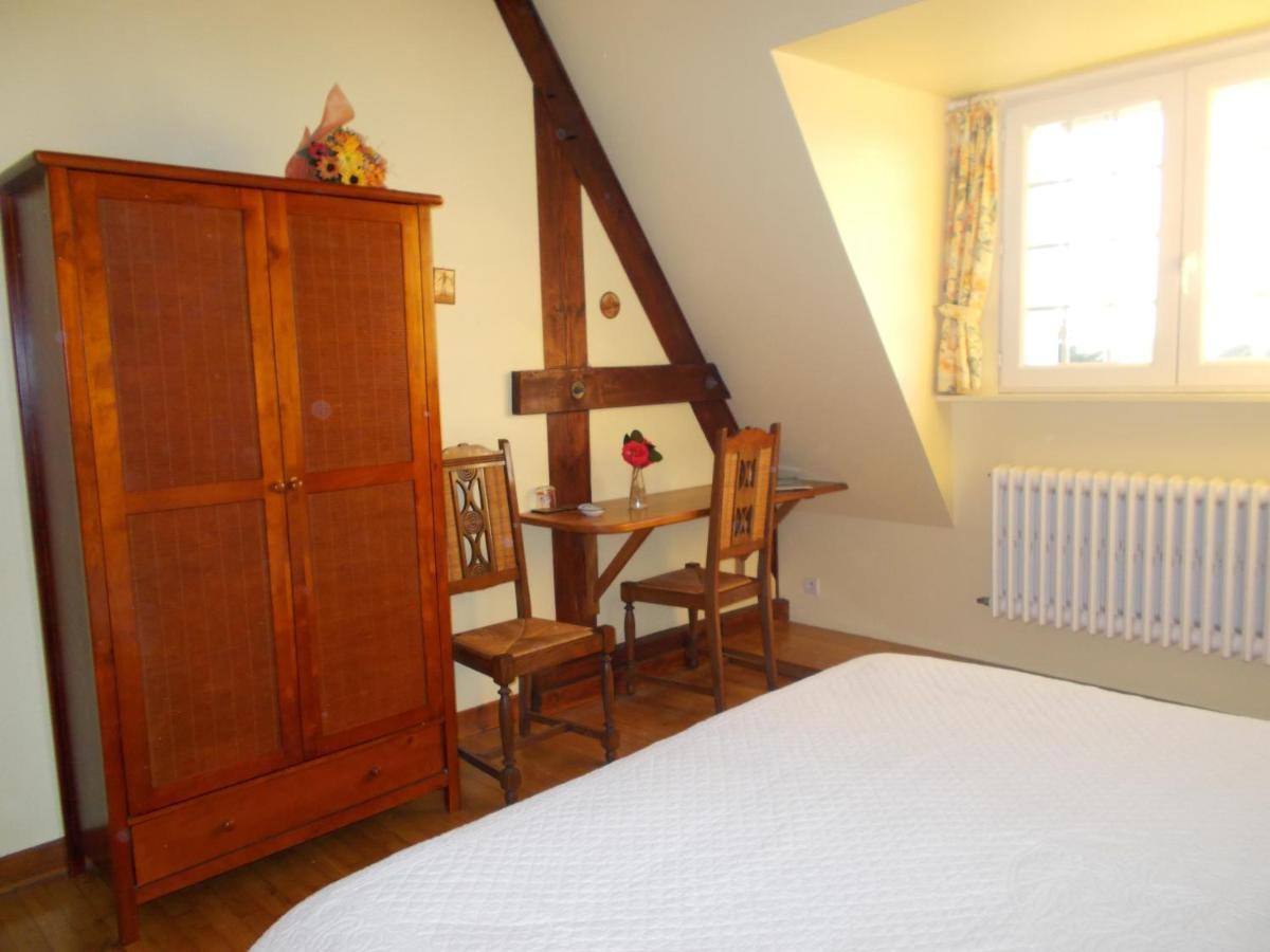 Les Ajoncs Bed & Breakfast Plougrescant Bagian luar foto