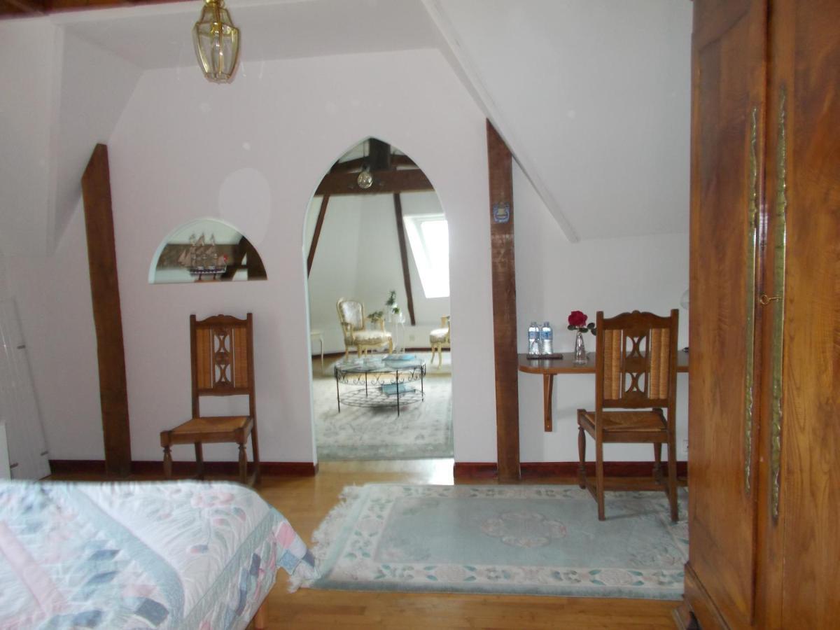 Les Ajoncs Bed & Breakfast Plougrescant Bagian luar foto